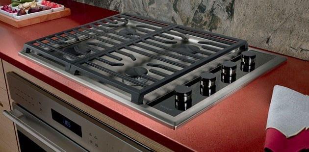 Wolf - 30 inch wide Gas Cooktop in Stainless - CG304T/S/LP