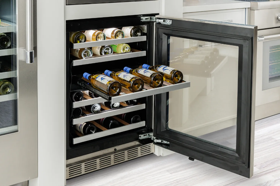 Thermador - 24 Inch 41 Bottles cu. ft Wine Fridge Refrigerator in Stainless - T24UW925RS