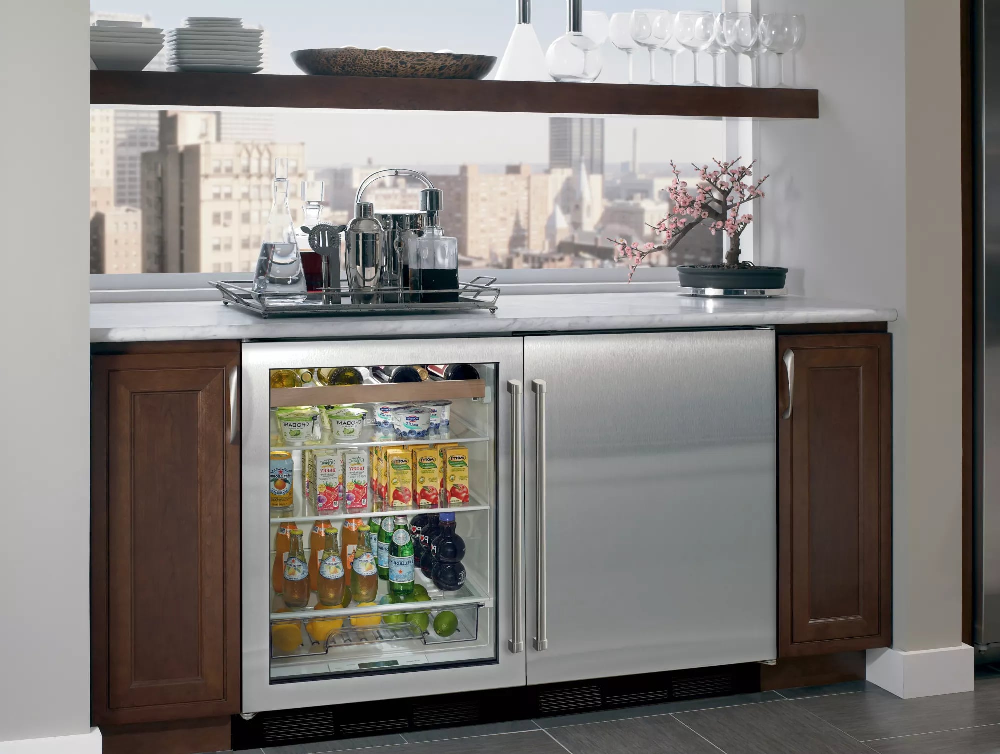 Sub-Zero - 23.875 Inch 6.0 cu.Ft Built In / Integrated Beverage Centre Refrigerator in Stainless - UC-24BG/S/PHLH