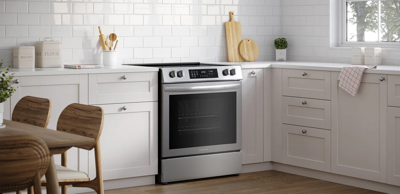 Frigidaire - 5.3 cu. ft Electric Range in Stainless - FCFE308CAS