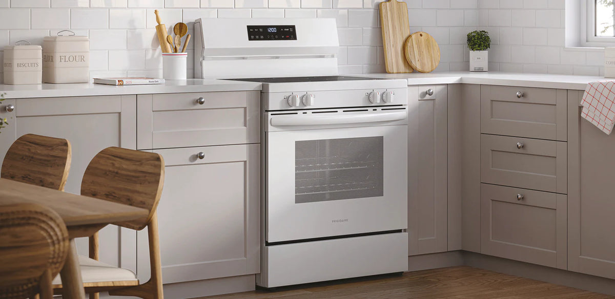 Frigidaire - 5.3 cu. ft Electric Range in White - FCRE306CAW