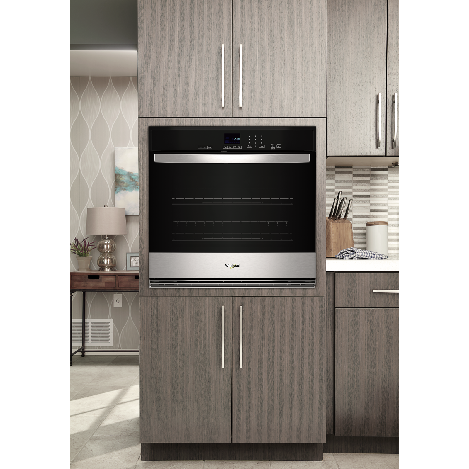 Whirlpool - 4.3 cu. ft Single Wall Oven in Stainless - WOES3027LS