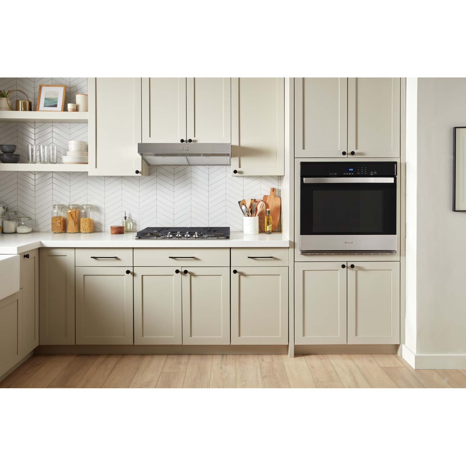 Whirlpool - 4.3 cu. ft Single Wall Oven in Stainless - WOES3027LS